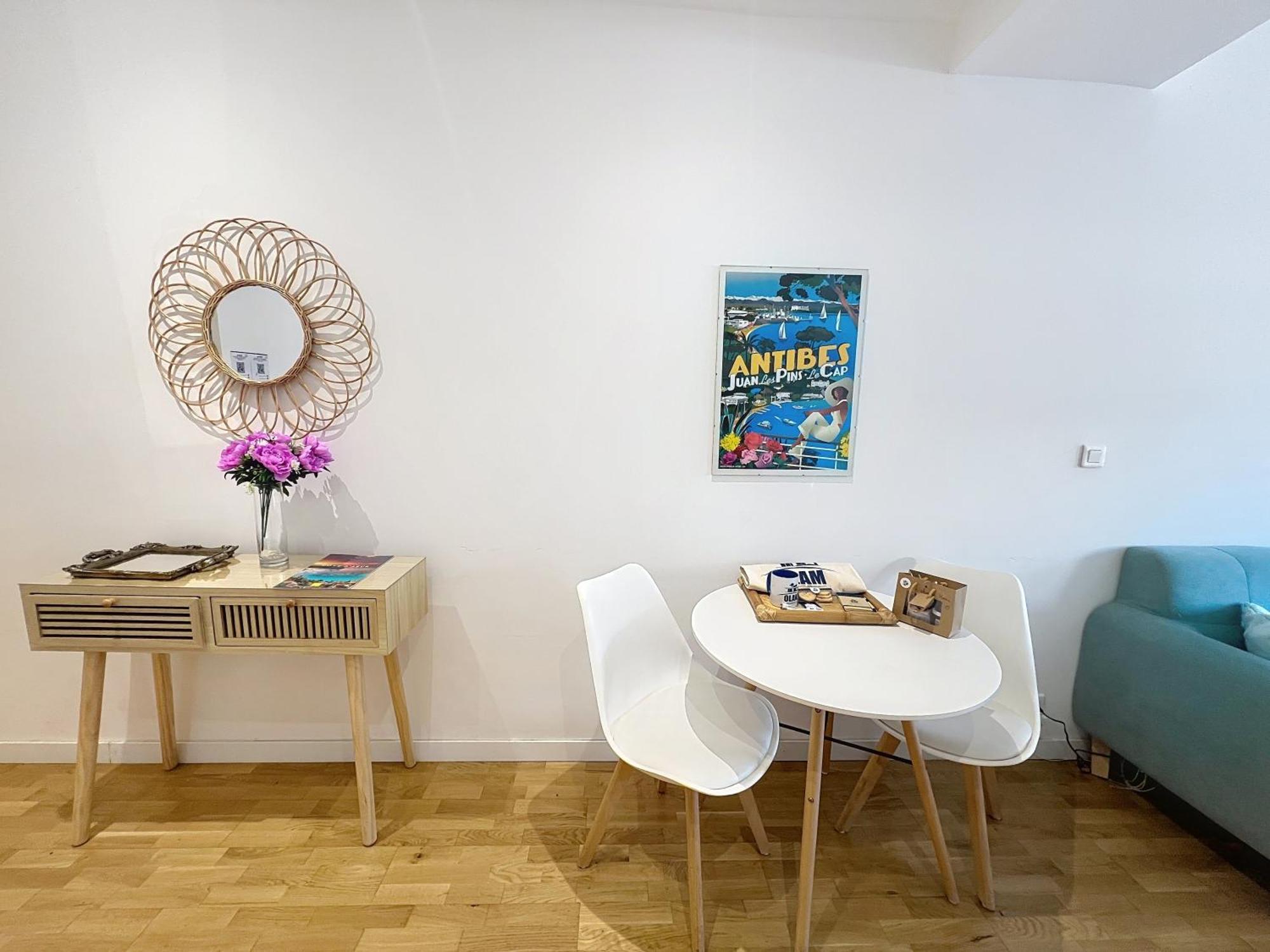Appartement Heart Of Town Cozy Bright Warm & Sunny By Olam